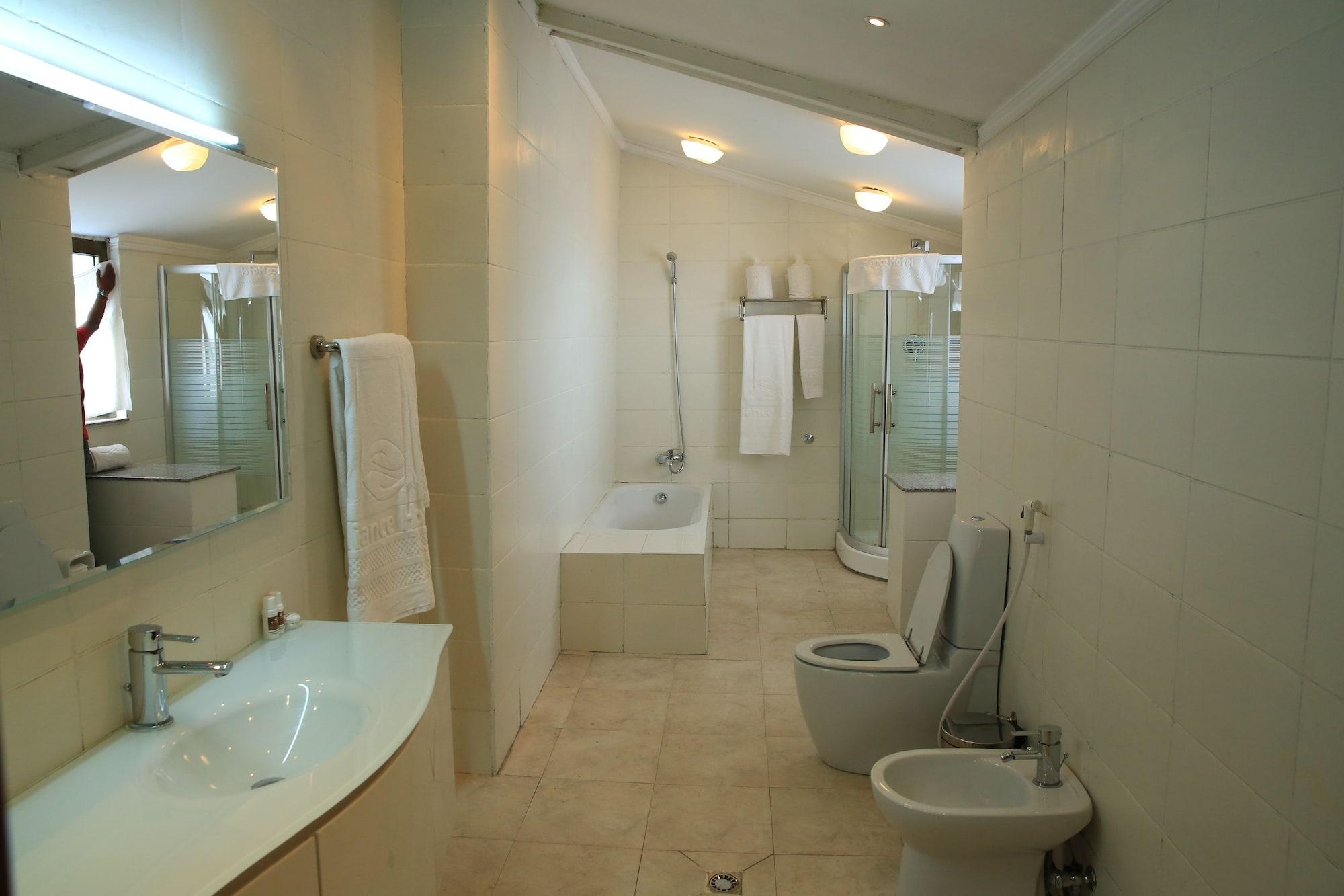 Reliance Hotel Apartment Адис Абеба Екстериор снимка